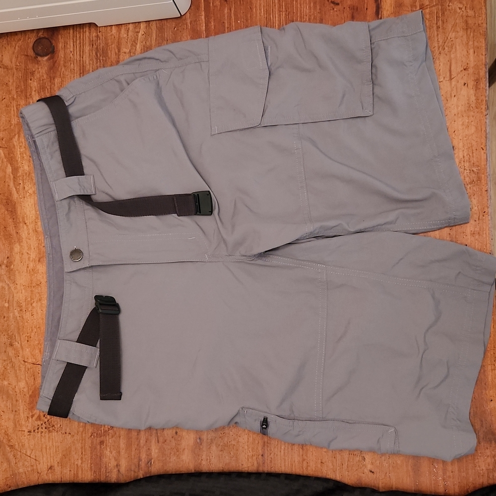 NWOT Gray Columbia Cargo Shorts